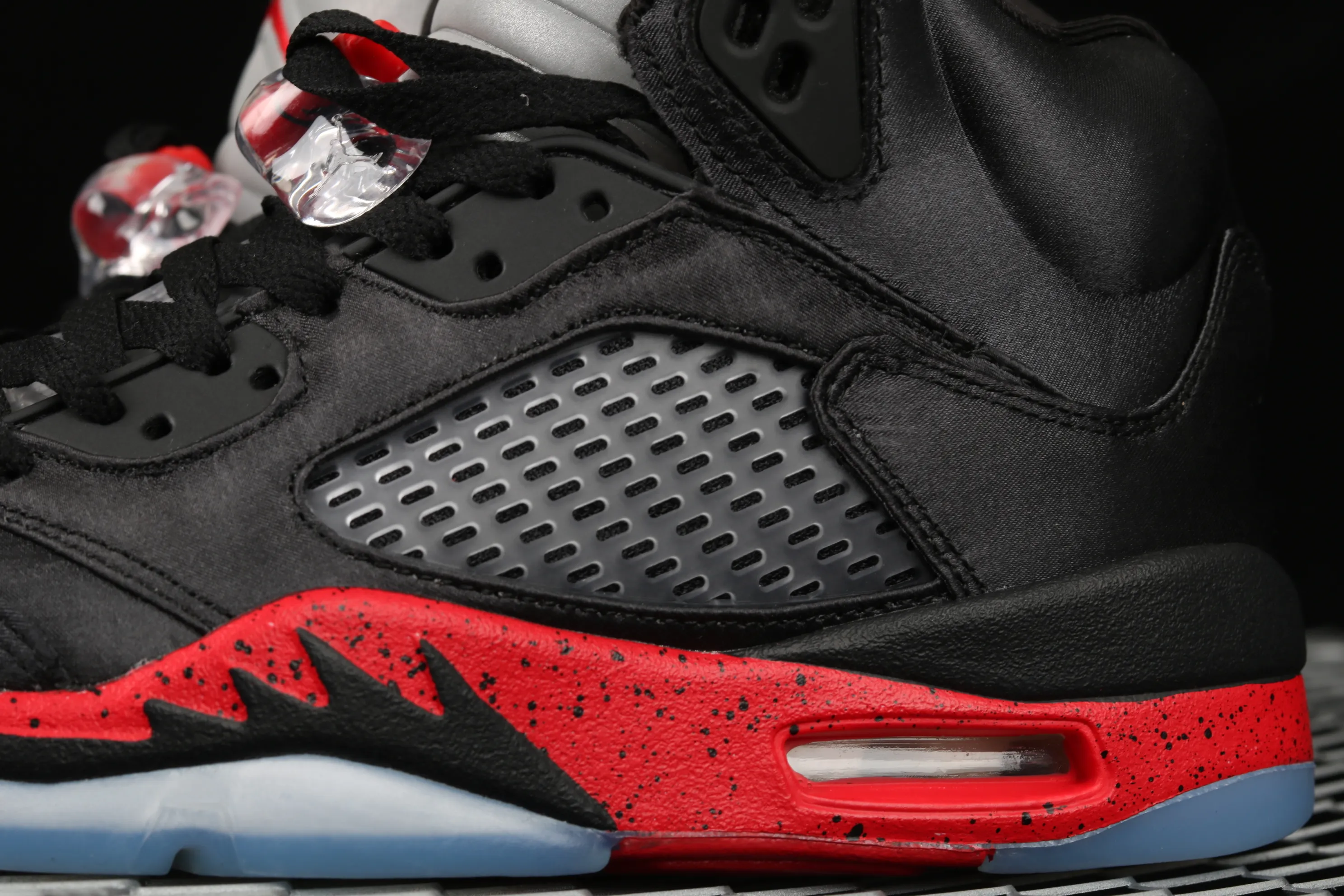 All categories Air Jordan Jordan series basketball shoes Air Jordan 5 Air Jordan 5 Satin Bred AJ5 black and red silk men's basketball shoes 136027-006